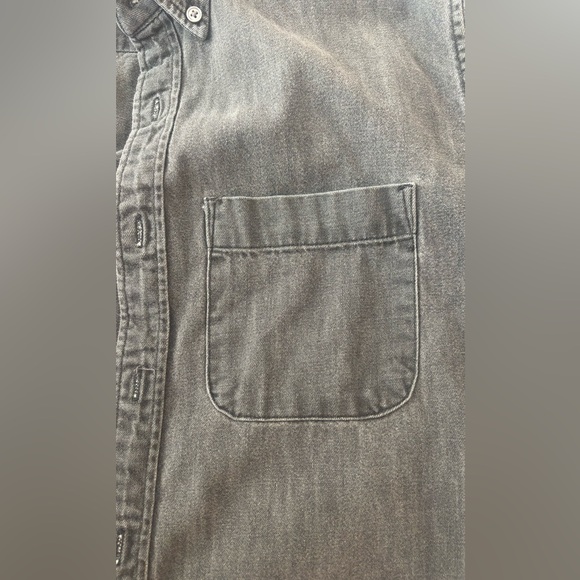 Abercrombie & Fitch Charcoal Button Down Shirt Size Small - Picture 3 of 6